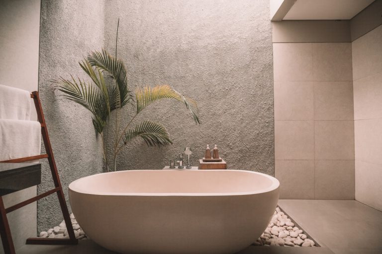 How to Choose the Perfect Bathtub: A Complete Guide